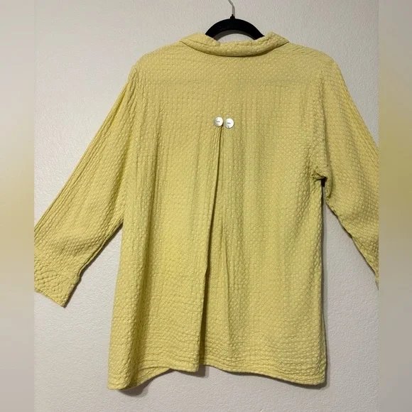 Habitat Soft Yellow Textured Button-Down Shirt/Jacket. Mother of Pearl Buttons. - Picture 3 of 10